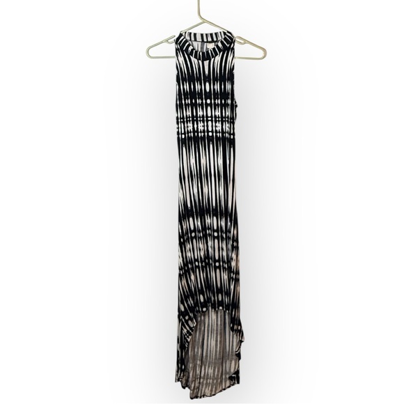 VENUS Dresses & Skirts - Venus Black & White High Neck Maxi Dress Small Open Back High-Low Slit
